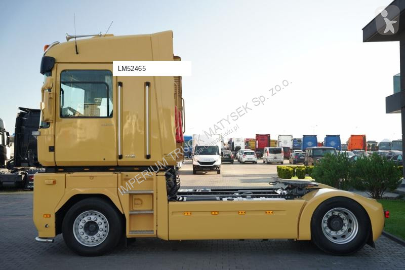 Тягач Renault MAGNUM 520