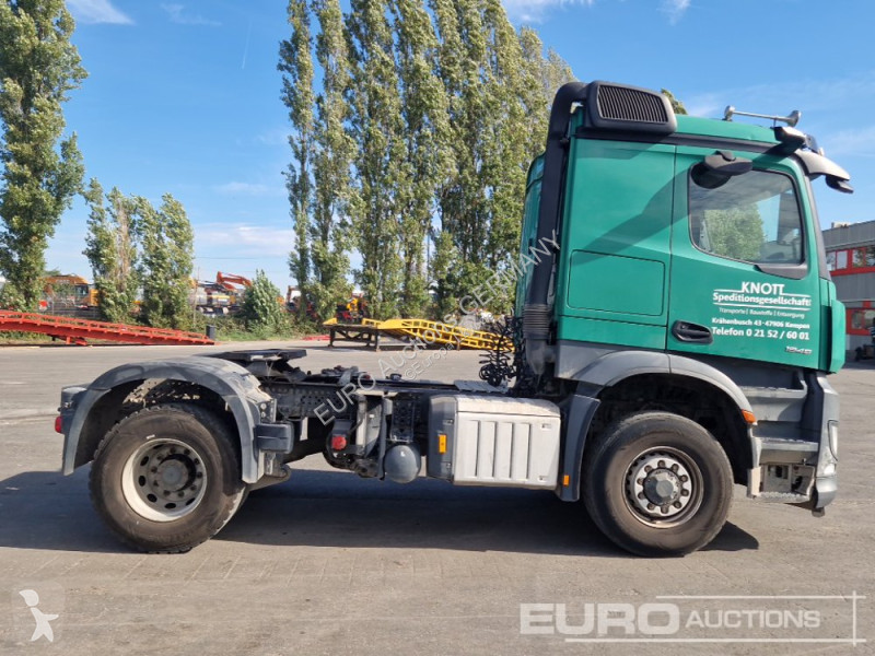 Tracteur Mercedes AROCS 1845
