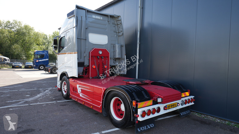 Traktor Volvo 500 ADR GLOBETROTTER SHOWTRUCK