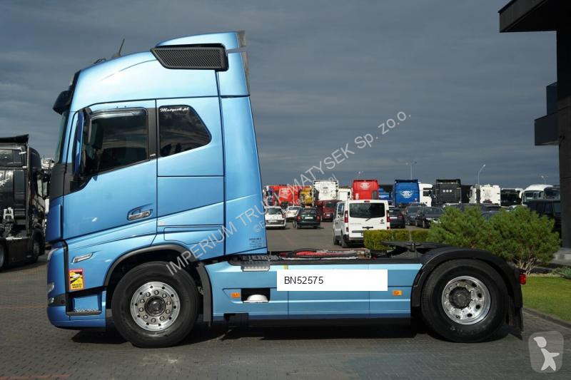 جرار Volvo