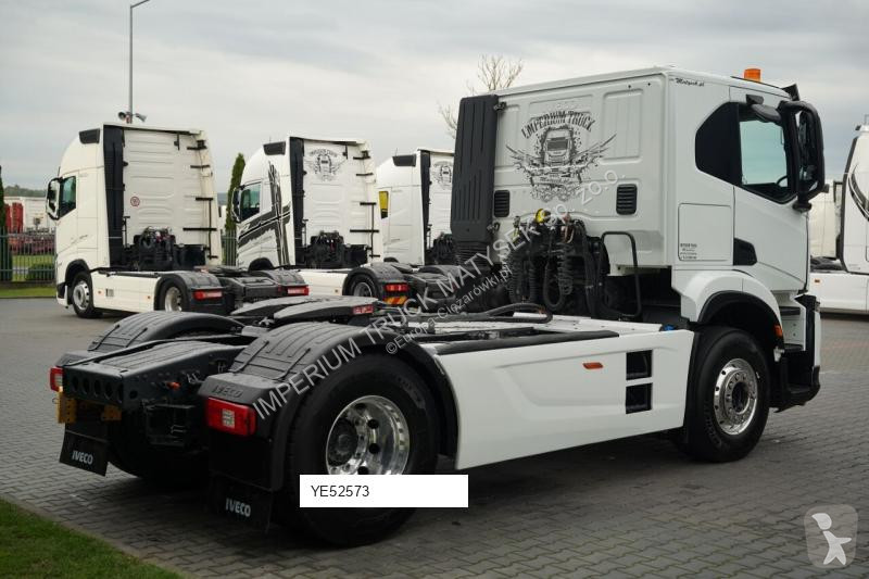 جرار Iveco 420