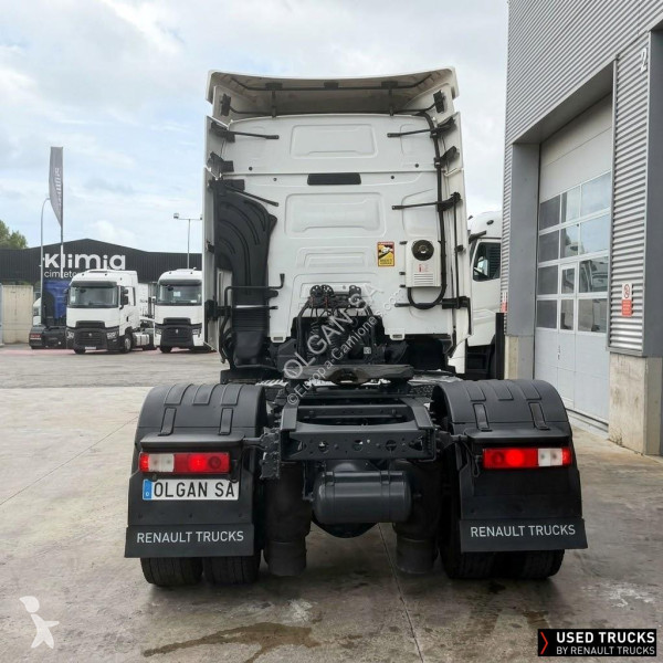 Ciągnik siodłowy Renault
