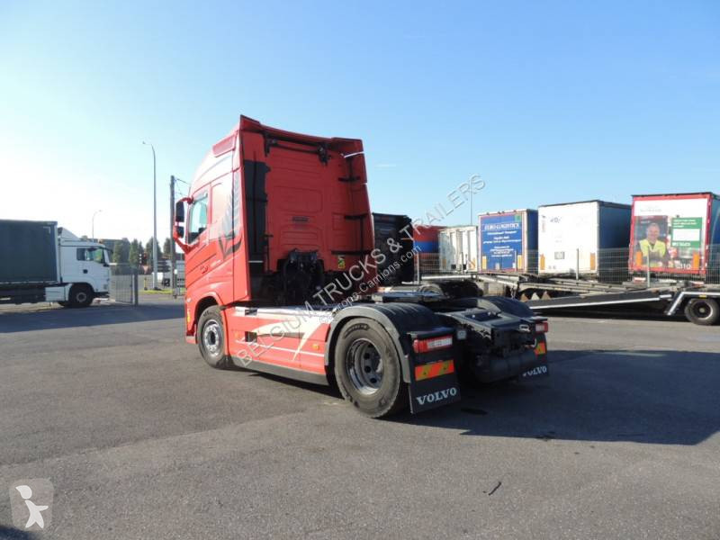 جرار Volvo 500