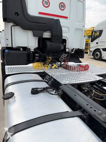 DAF 440 tractor unit