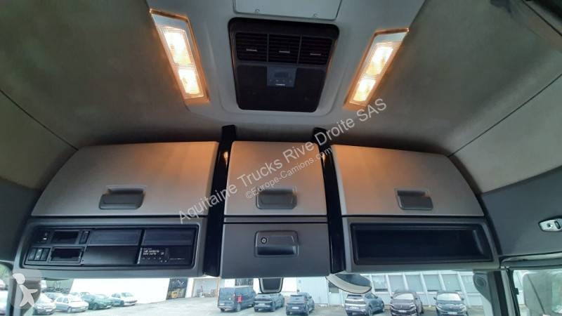 Renault 520 T4X2 E6 tractor unit