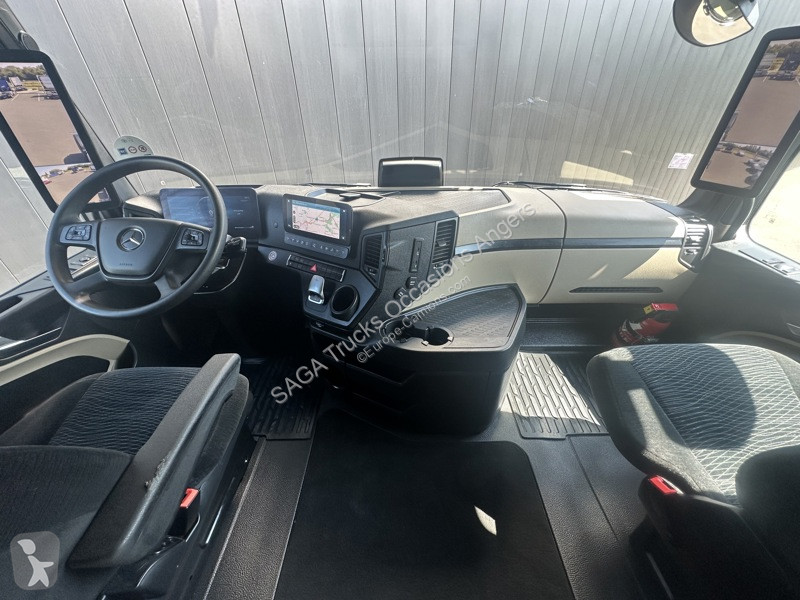 Mercedes 1845 LS 4x2 BigSpace 2.50 m tractor unit
