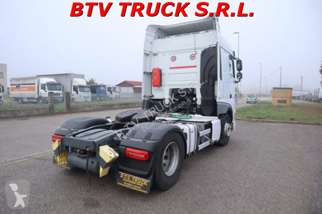 DAF XF tractor unit