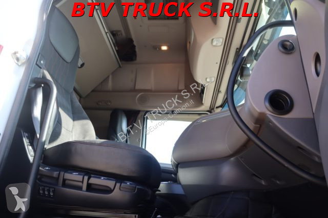 DAF XF tractor unit