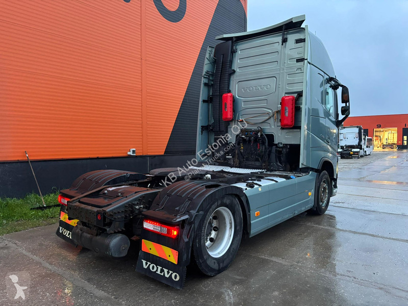 Volvo 4x2 GLOBE XL tractor unit