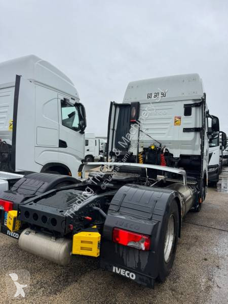 Iveco 460 tractor unit