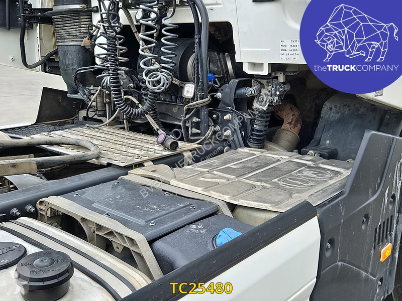 Renault T 520 tractor unit
