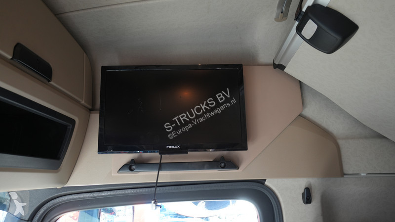 Mercedes 3351 6x4 tractor unit tractor unit