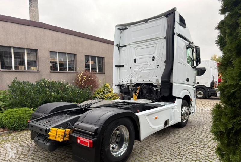 Mercedes 1848 tractor unit