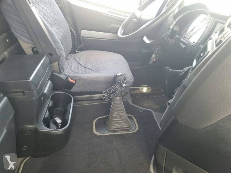 Iveco 460 tractor unit