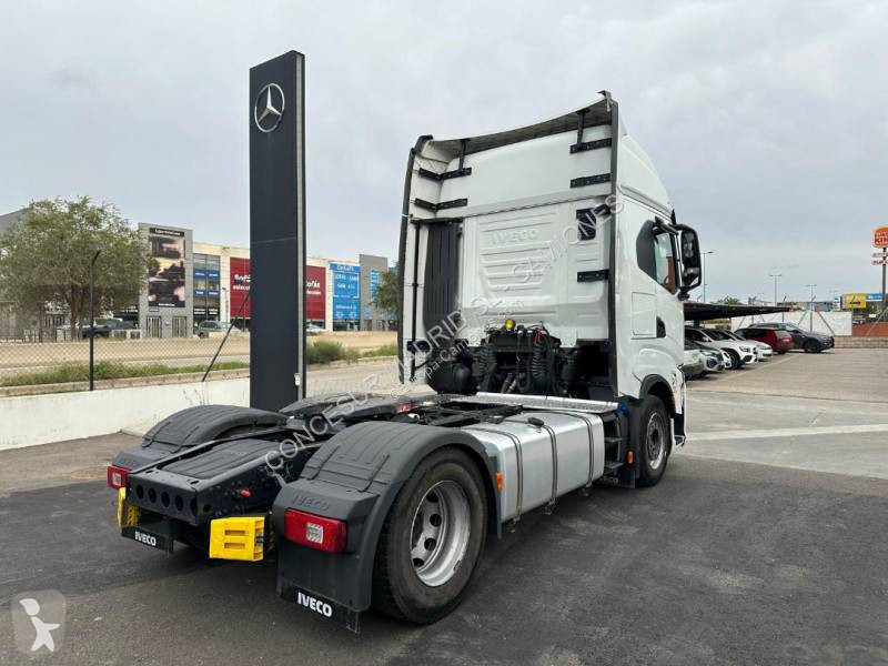 Iveco AS440S49T/P tractor unit