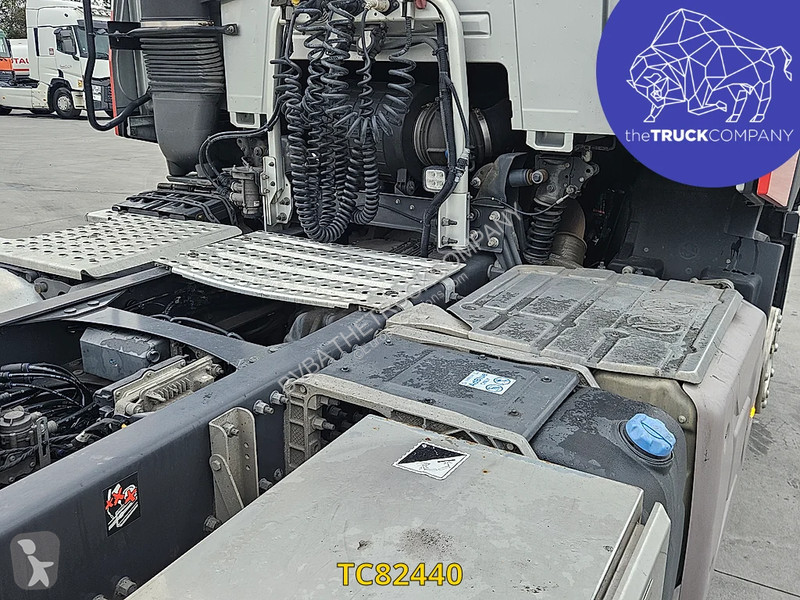 Renault T 440 tractor unit
