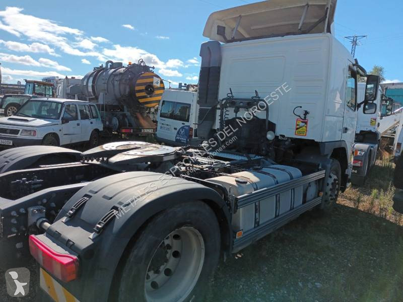 Volvo 440 tractor unit