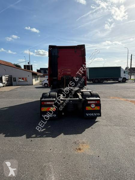 Volvo 460 Globetrotter tractor unit
