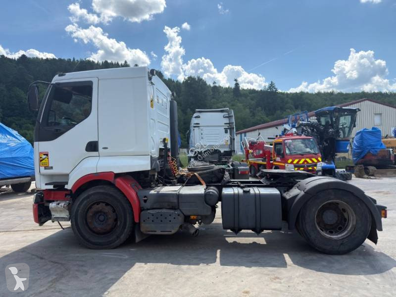 Renault 420 DCI tractor unit