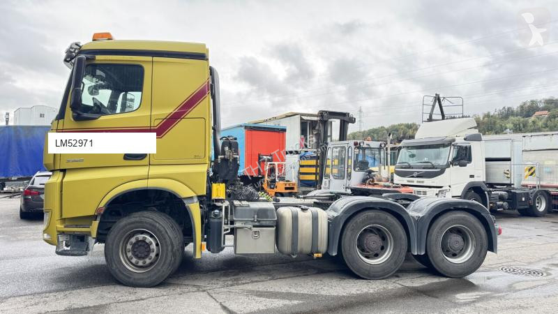 Mercedes 3358 tractor unit