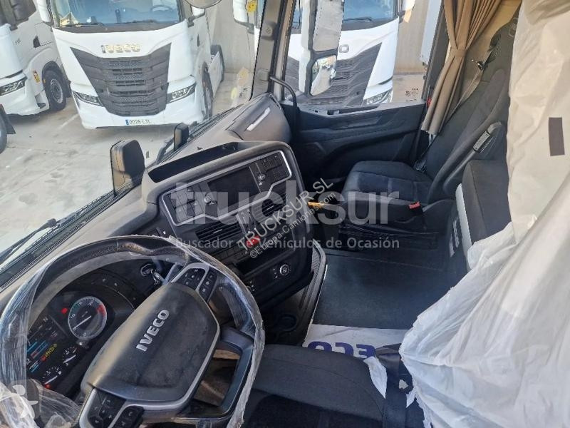 Iveco AS440S49T/P tractor unit