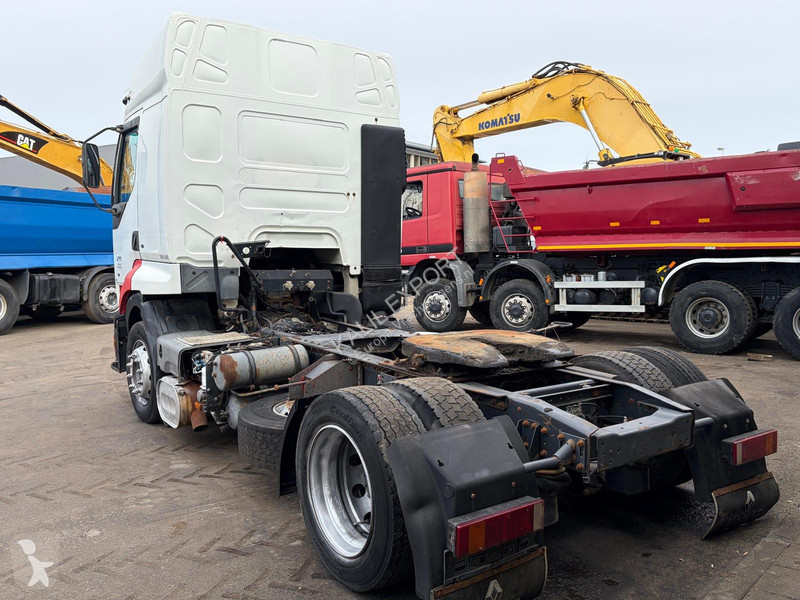 Renault 400 Tractor - Manual Gearbox - Sleeping...