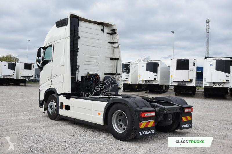 Volvo FH 460 Globetrotter XL i-Save Side Skirts...