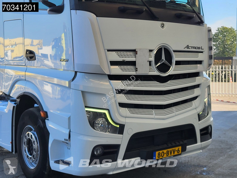 Mercedes 1951 4X2 GigaSpace NL-Truck 2xTanks...