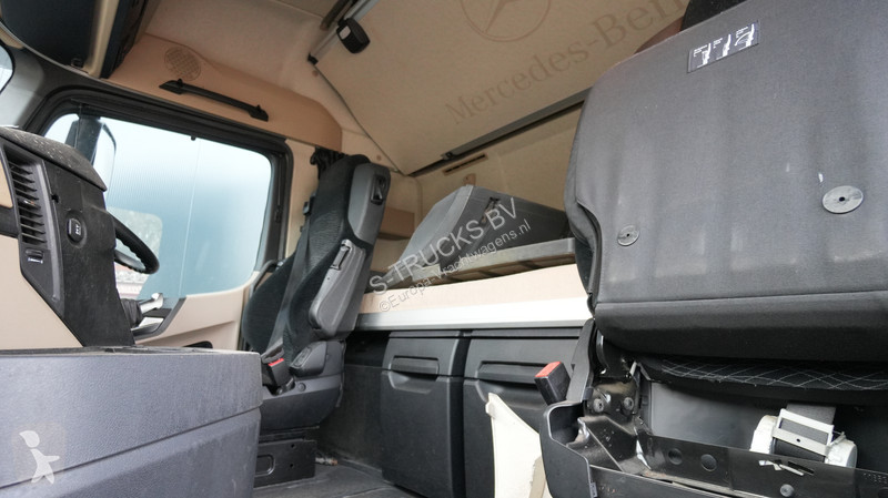 Mercedes ACTROS 2442 6x2 RHD 492.500km tractor...