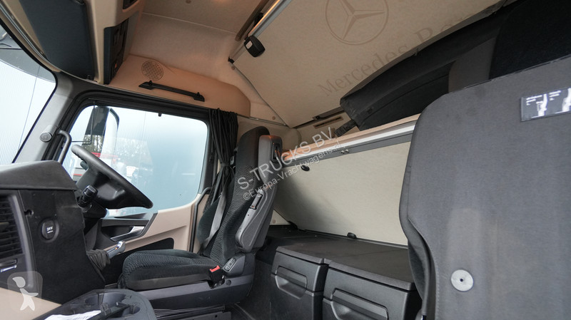 Tahač Mercedes ACTROS 2442 6x2 RHD 481.900km