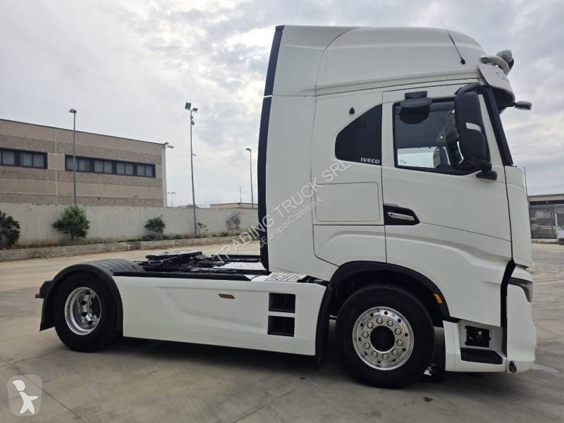 Traktor Iveco 570