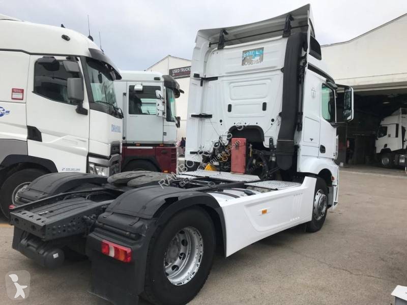 Traktor Mercedes
