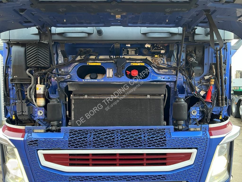 Traktor Volvo 13500 6x4 Tandem lift
