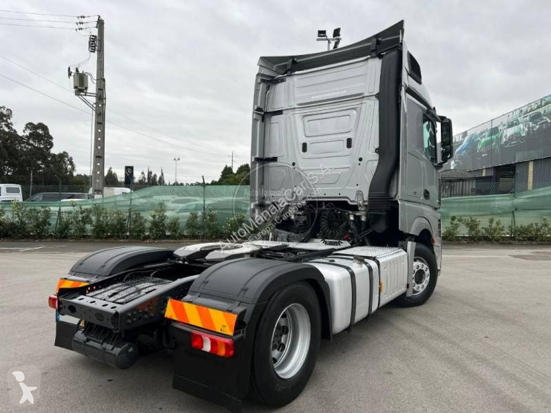 Traktor Mercedes