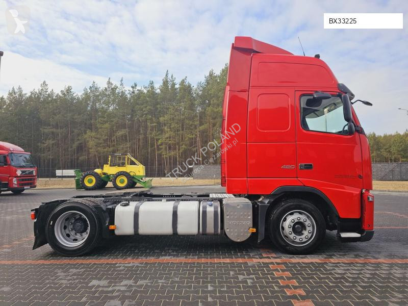Tahač Volvo XXL NEW TIRES MANUAL 420 EURO 5 2011