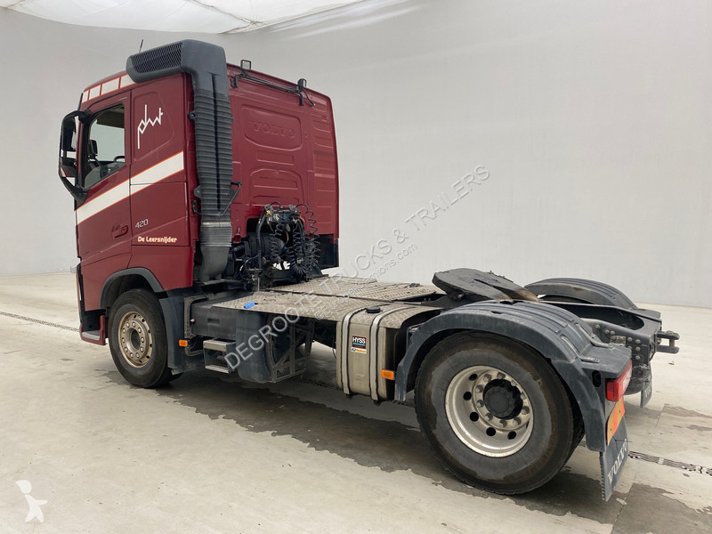 Tahač Volvo 420