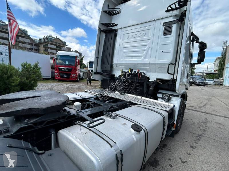 Cabeza tractora Iveco