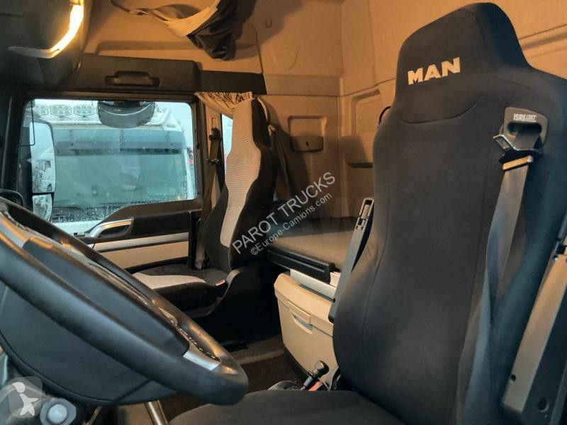 Traktor MAN 26.500