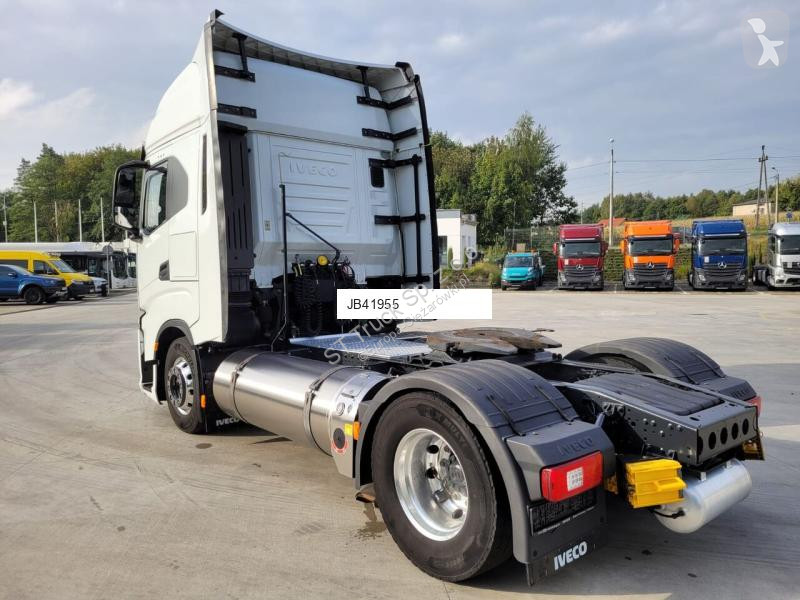 Cap tractor Iveco 460