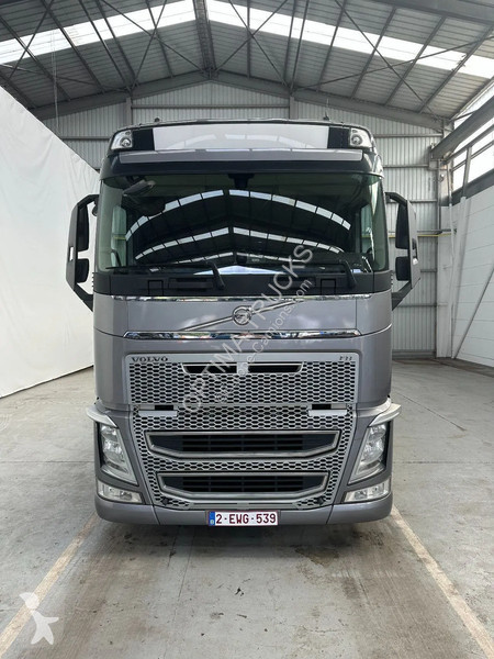 Traktor Volvo 13460 Globetrotter / 6x2 / VEB /...