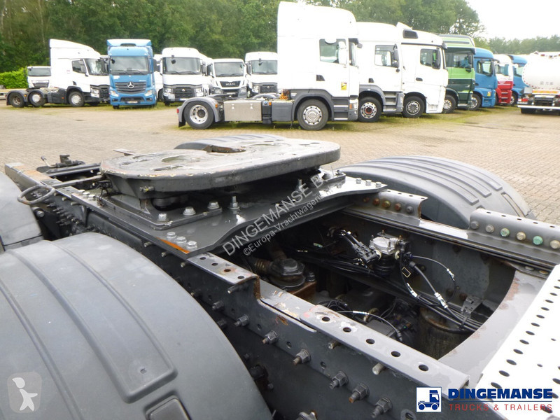 Traktor Volvo 8X4 Euro 6 / 150000 kg