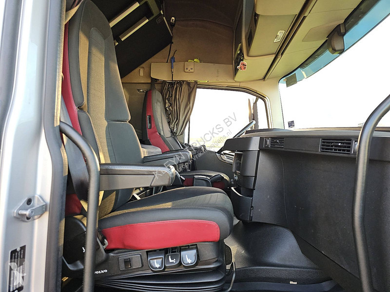 Tahač Volvo 500 XL HUBSATTEL X-LOW