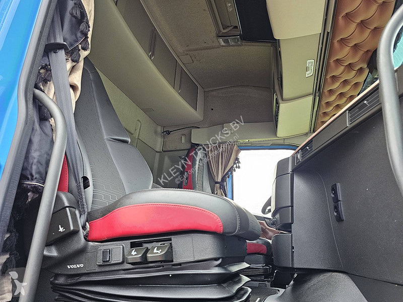 Tractor Volvo FH  PTO SKIRTS VEB+
