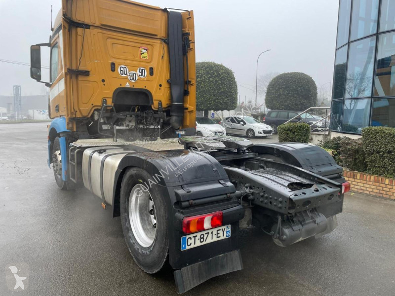 Traktor Mercedes 1845