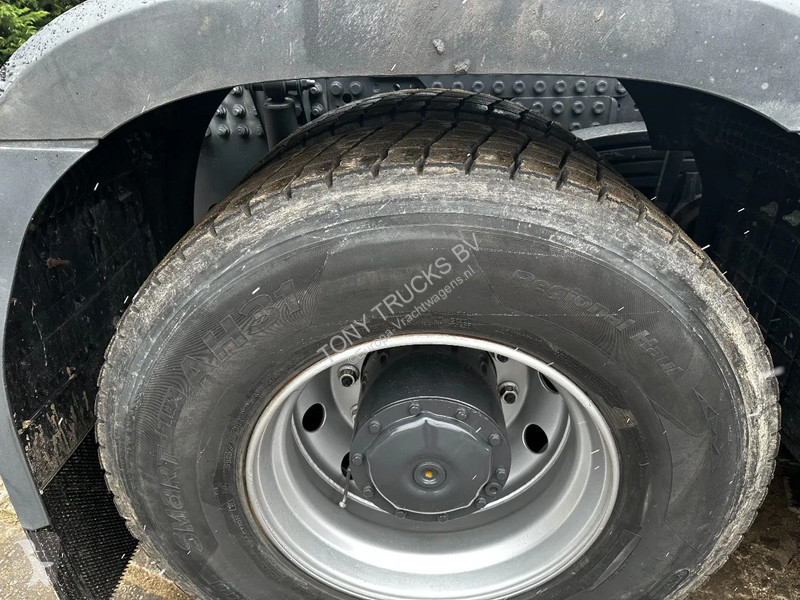 Trekker Mercedes AROCS 3 8X4 Tractor-unit...