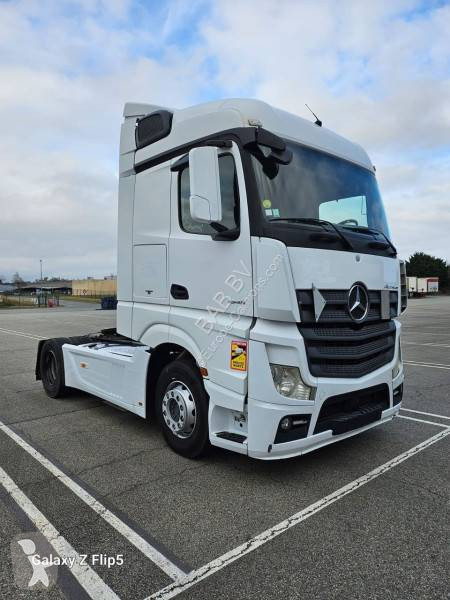 Traktor Mercedes