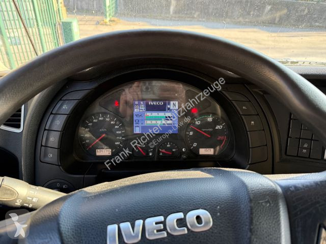 Tahač Iveco...