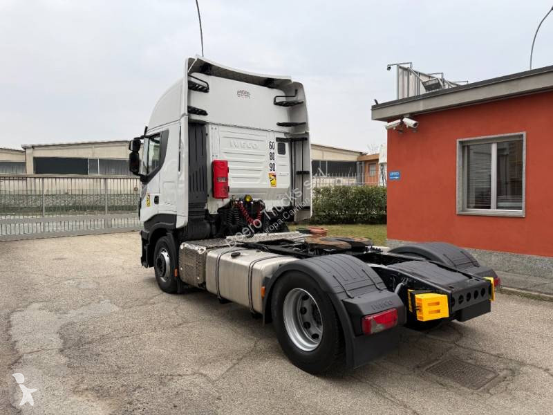 Traktor Iveco