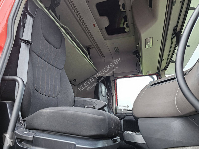 Tahač DAF 480 SPACECAB LED