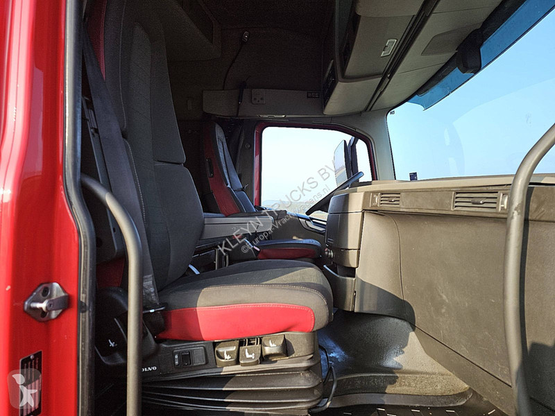 Trekker Volvo FH  XENON 2X TANK VEB+